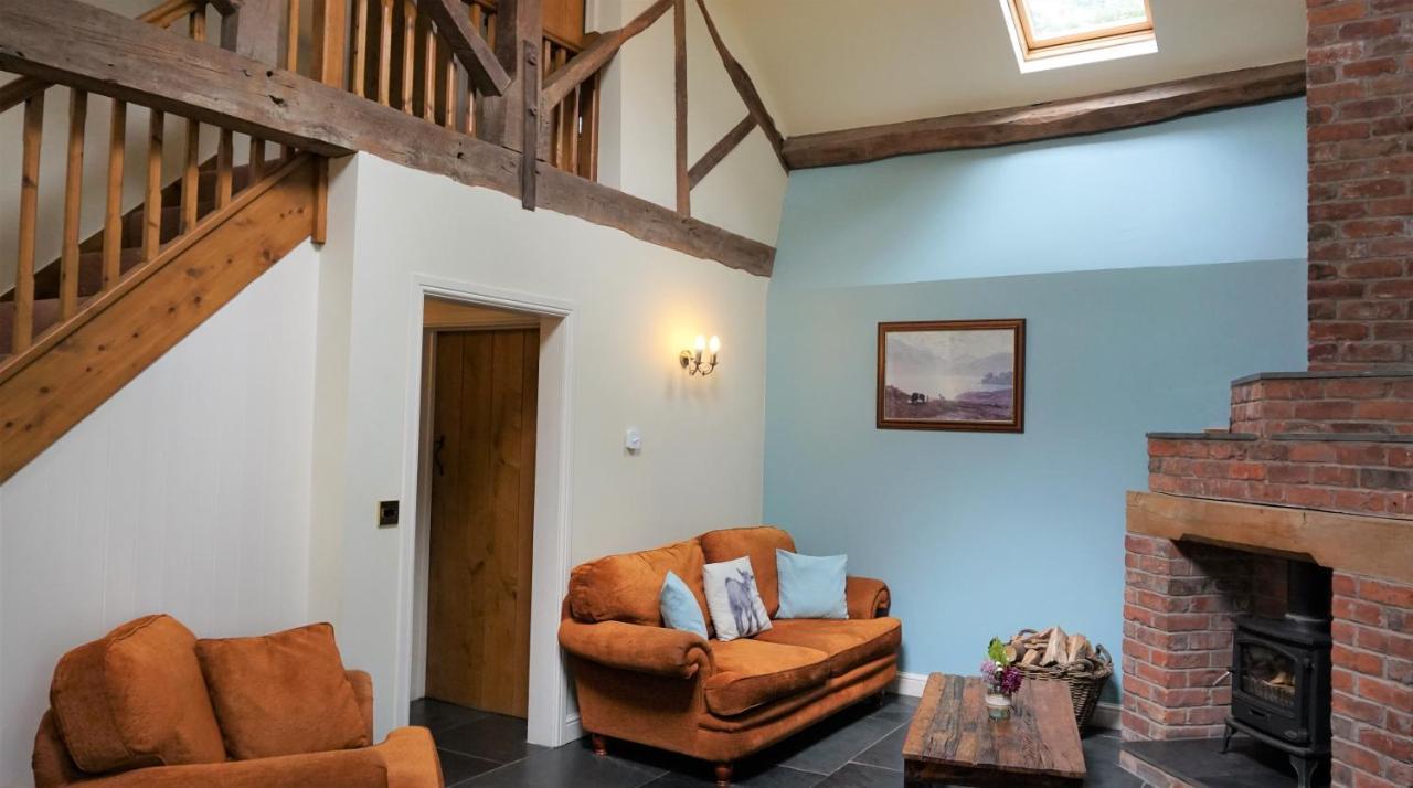 Sheep Dip Cottage - 5* Cyfie Farm, With Log Burner And Private Hot Tub Llanfyllin Esterno foto
